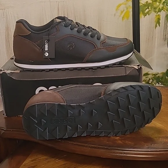 New in box! Osiris Mens Lincoln 11.5 black brown athletic skater sneaker Shoes